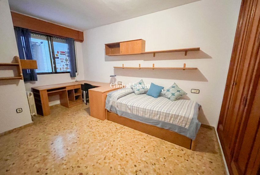 Venta - APARTAMENTO -
ALICANTE - Centro