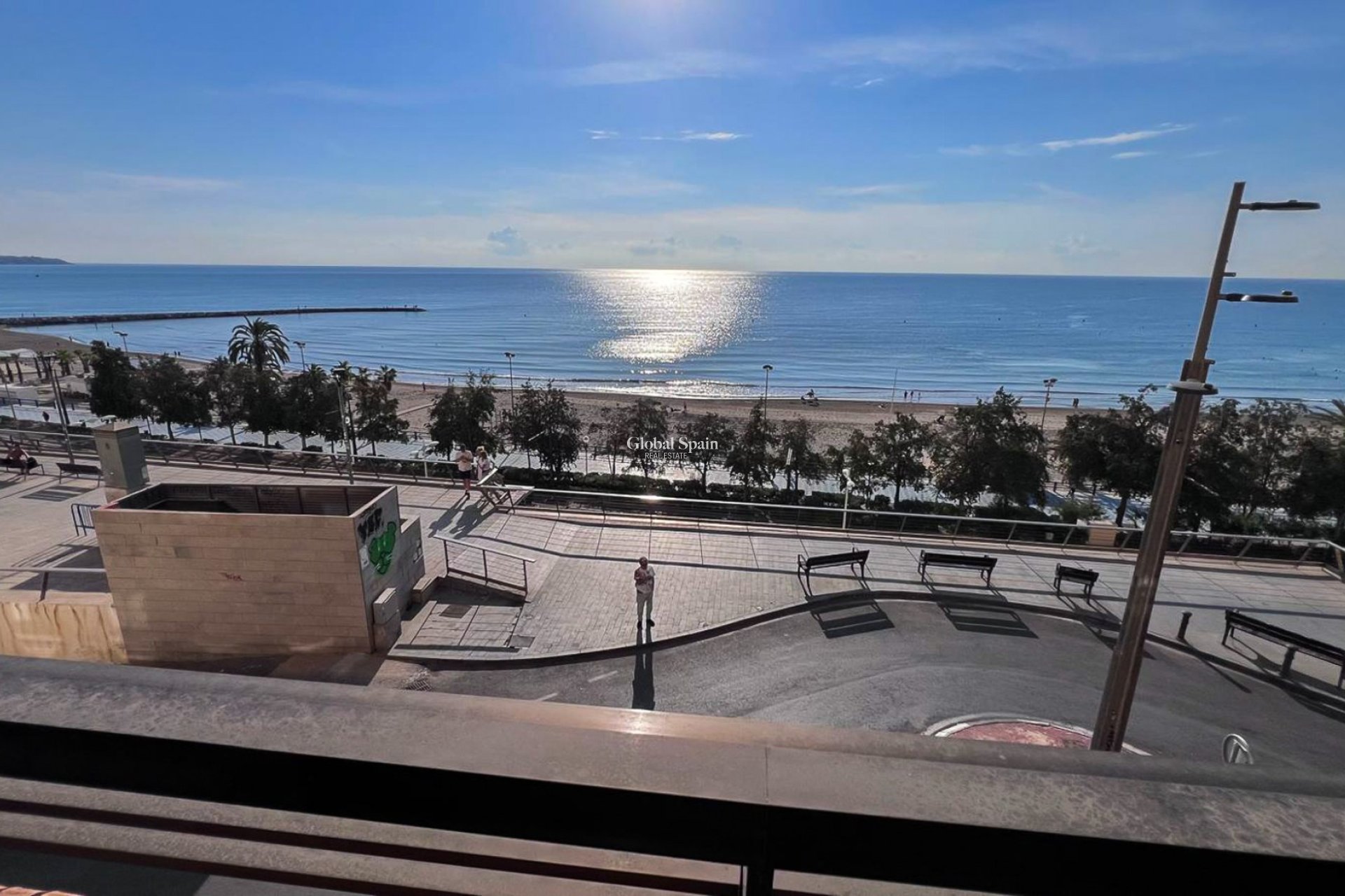 Venta - APARTAMENTO -
ALICANTE - Centro