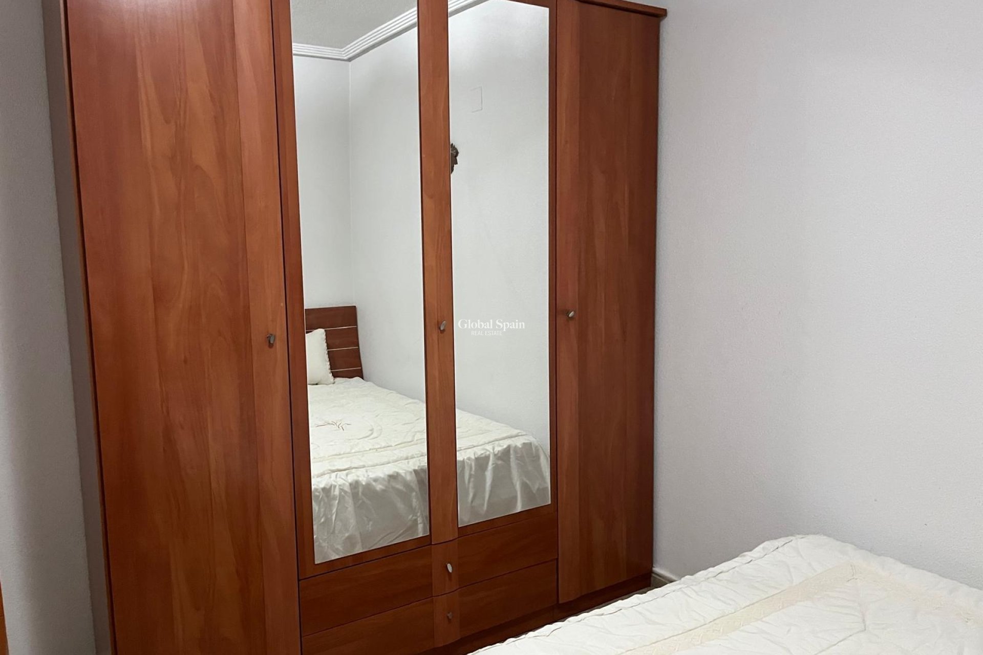 Venta - APARTAMENTO -
ALMORADÍ - Centro Urbano 2