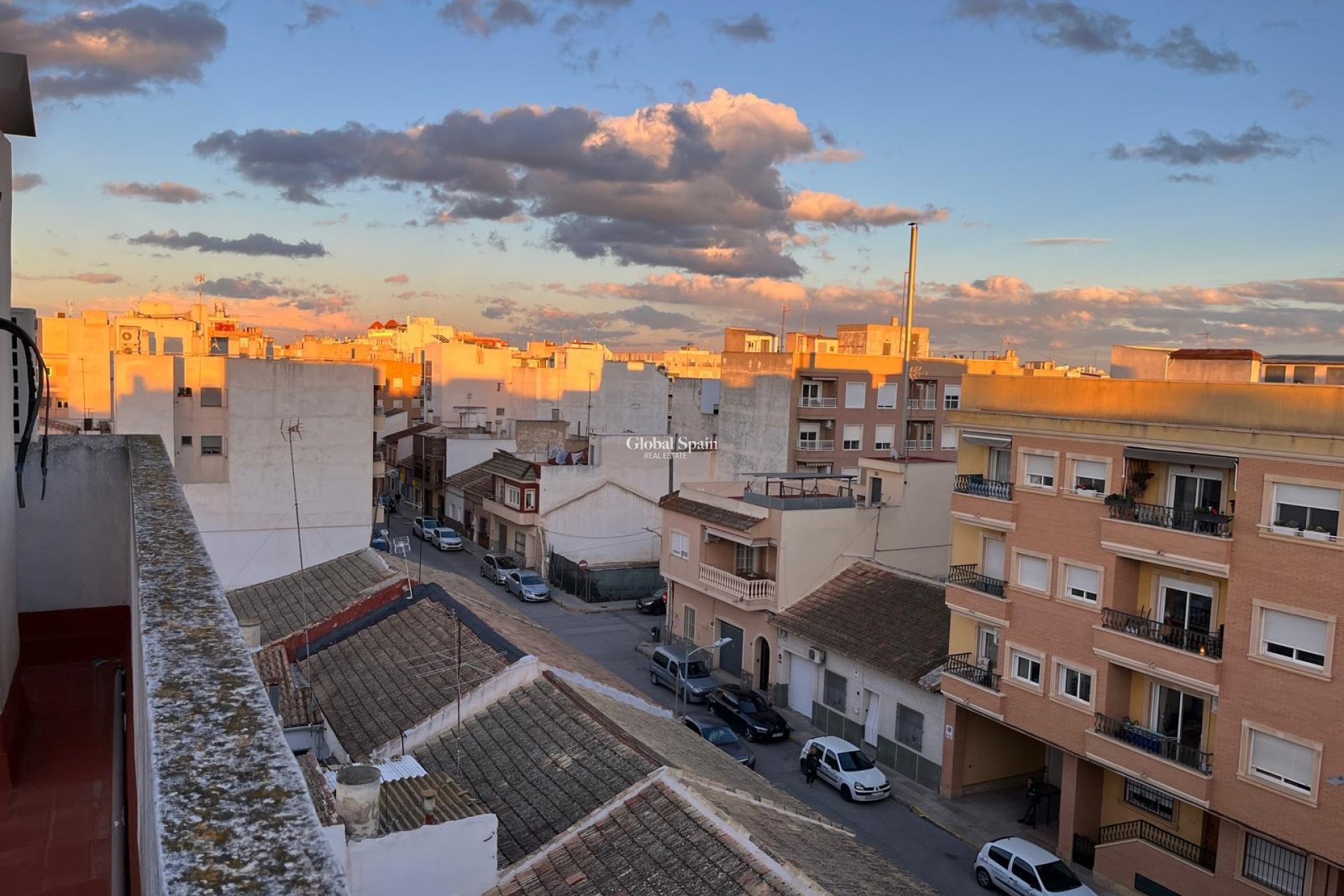 Venta - APARTAMENTO -
ALMORADÍ - Centro Urbano 2