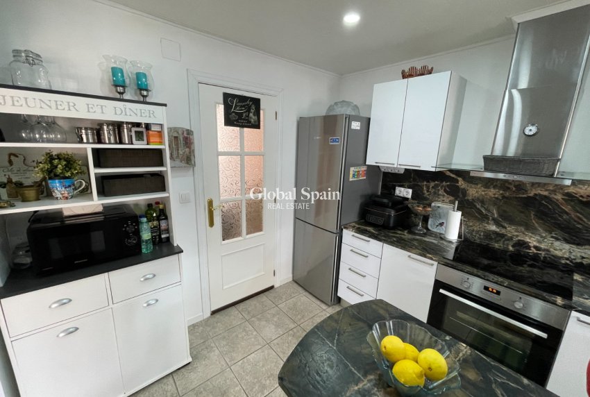 Venta - APARTAMENTO -
ALMORADÍ - Inland