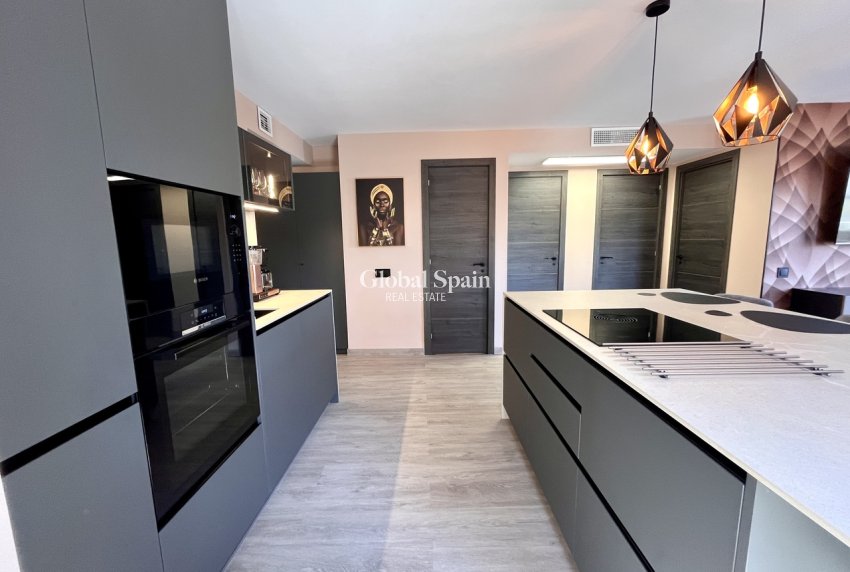 Venta - APARTAMENTO -
ALMORADÍ - Inland