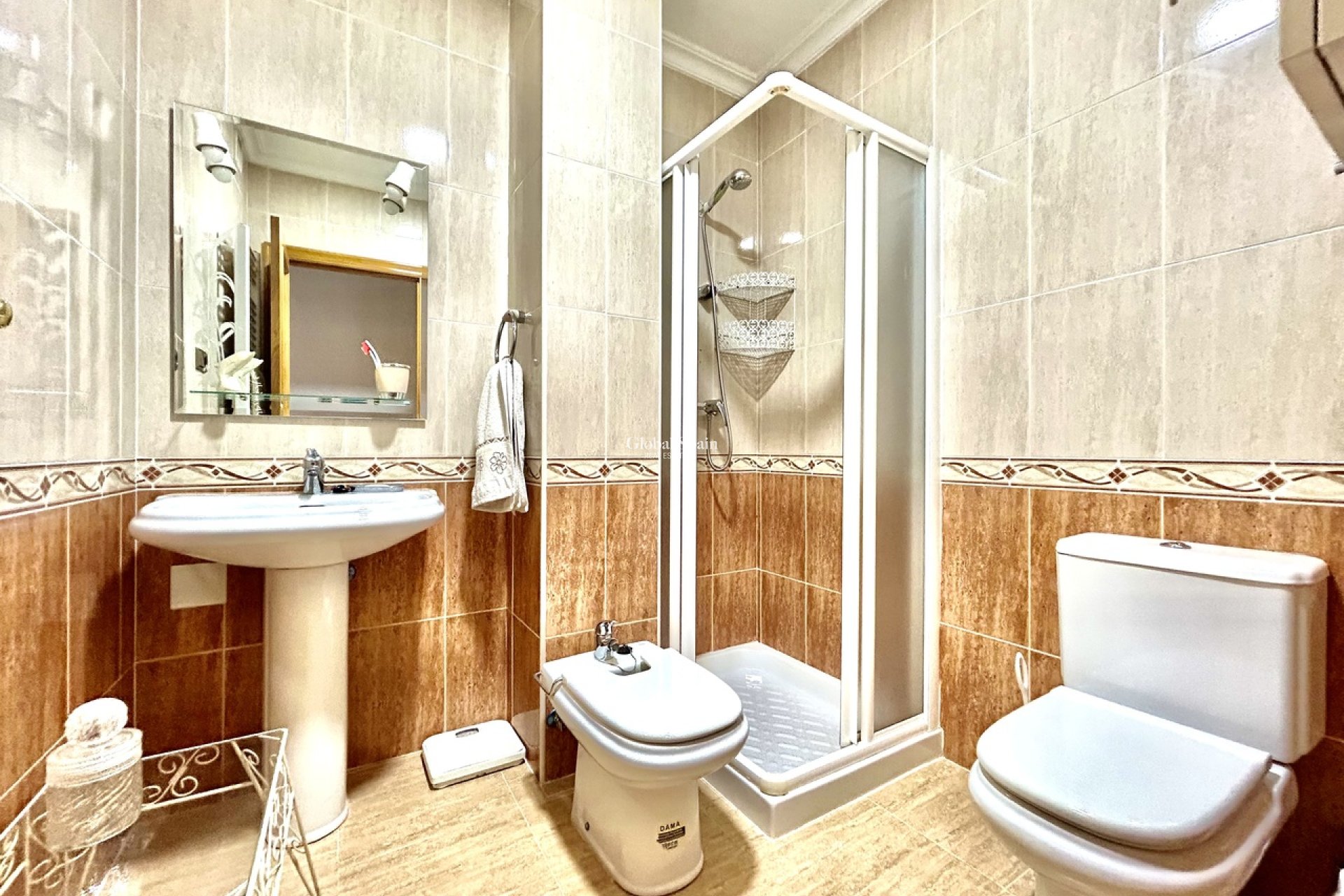 Venta - APARTAMENTO -
ALMORADÍ - Inland