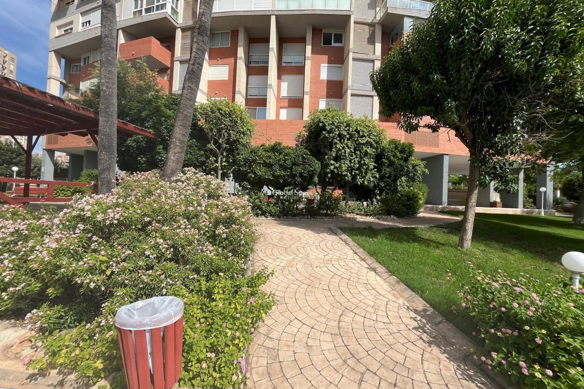 Venta - Apartamento -
BENIDORM - Centro