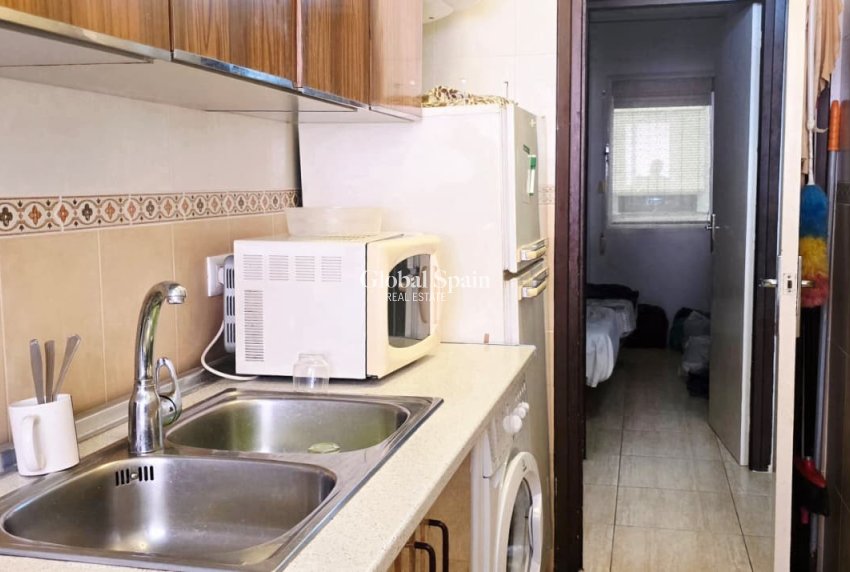 Venta - APARTAMENTO -
BENIDORM - Centro