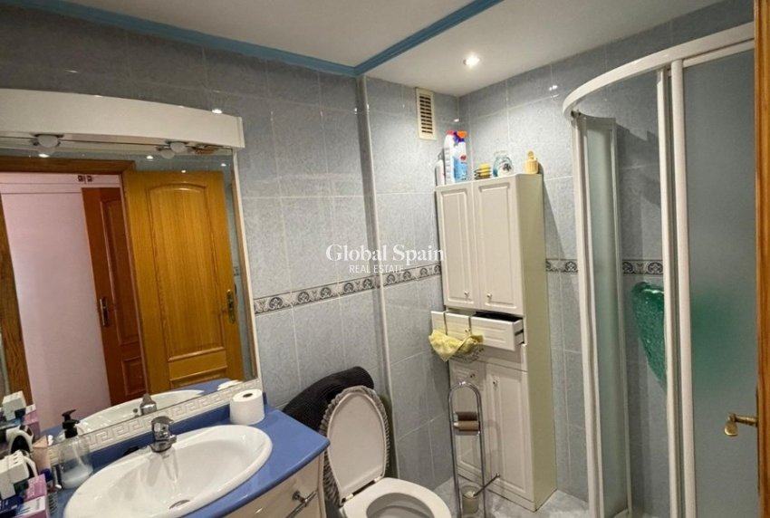 Venta - APARTAMENTO -
BENIDORM - Levante
