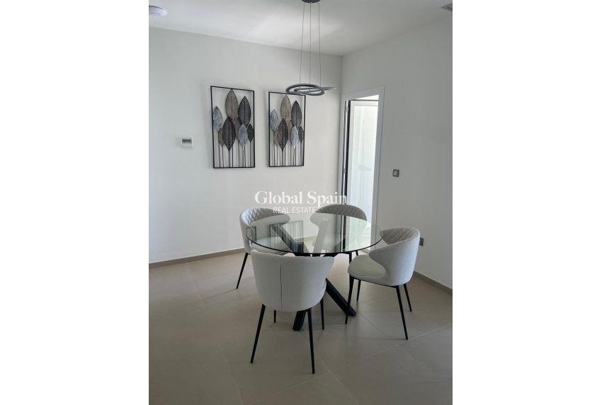 Venta - APARTAMENTO -
BENIDORM - Playa de Poniente