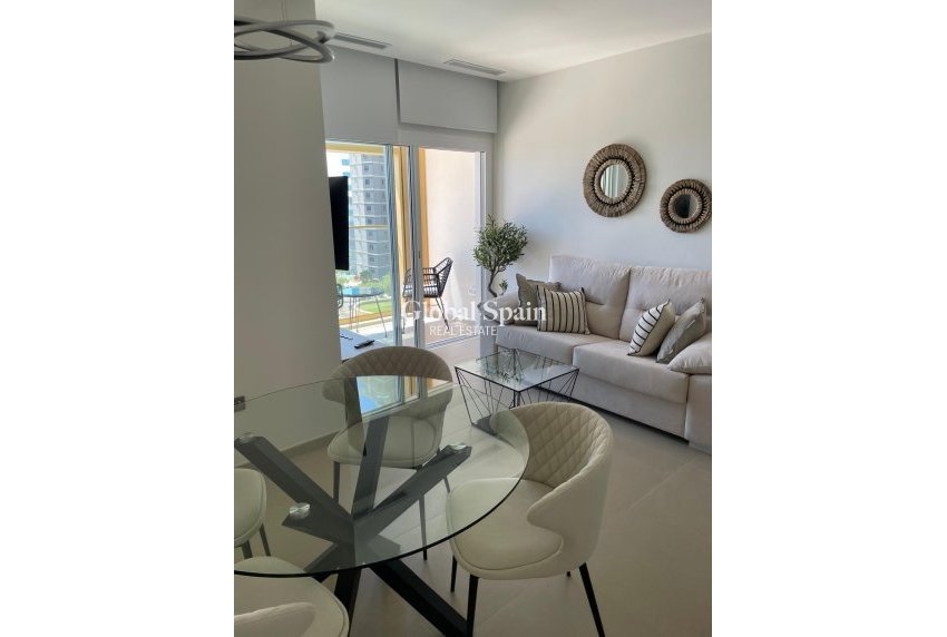 Venta - APARTAMENTO -
BENIDORM - Playa de Poniente