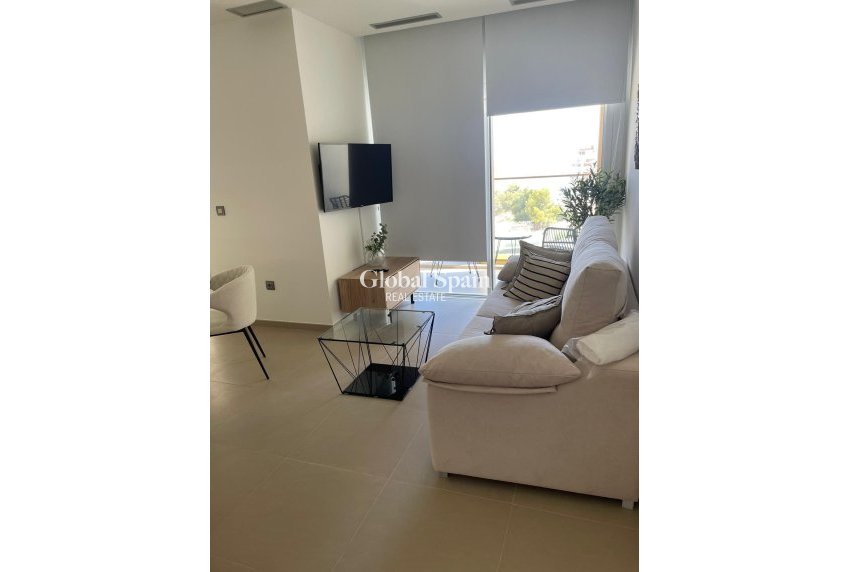 Venta - APARTAMENTO -
BENIDORM - Playa de Poniente