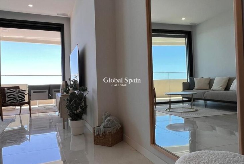 Venta - APARTAMENTO -
BENIDORM - Playa de Poniente