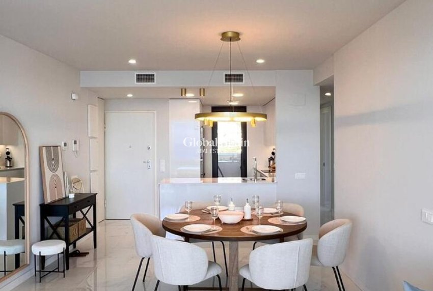 Venta - APARTAMENTO -
BENIDORM - Playa de Poniente