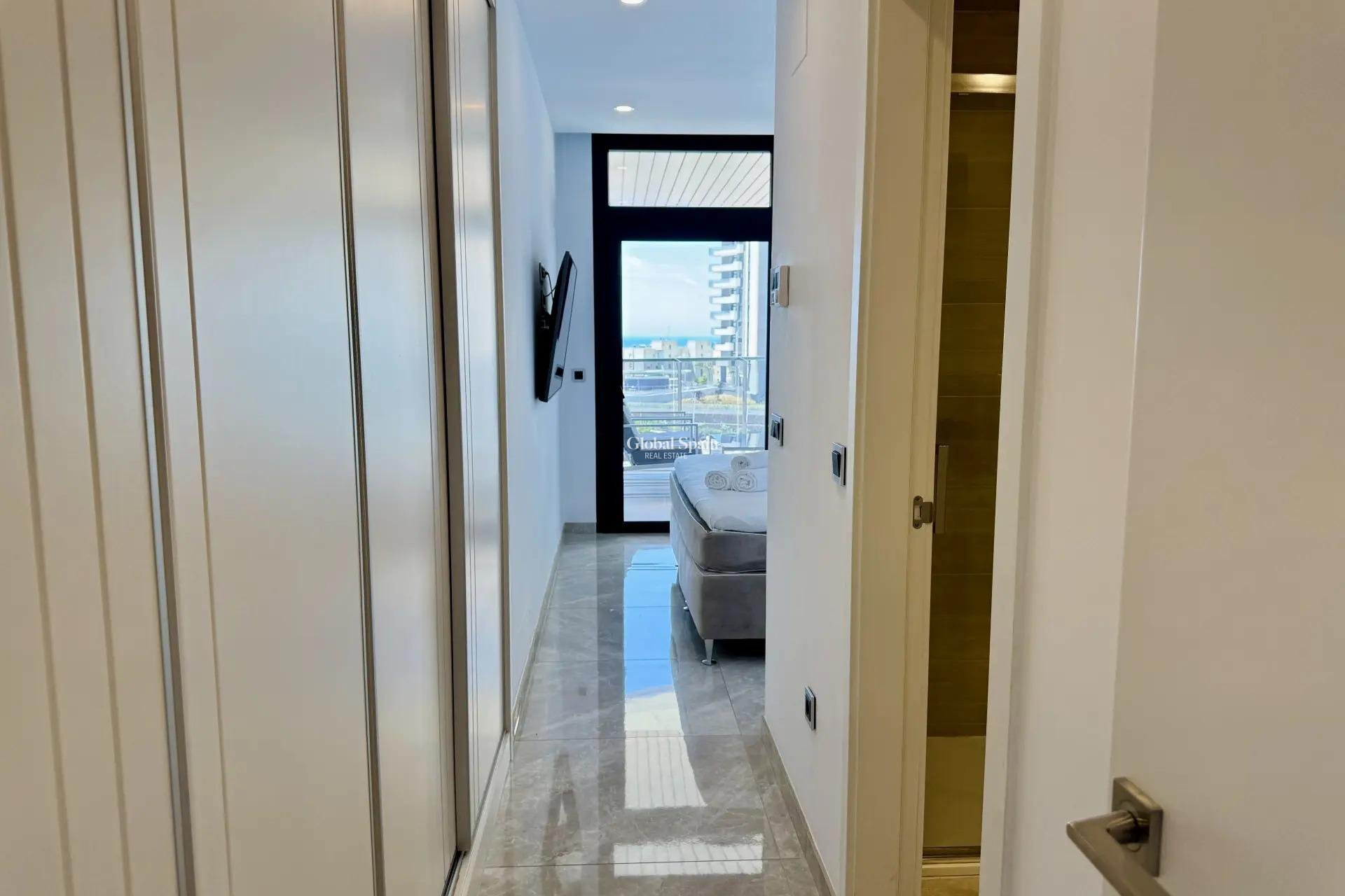 Venta - APARTAMENTO -
BENIDORM - Playa de Poniente