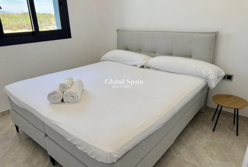Venta - APARTAMENTO -
BENIDORM - Playa de Poniente