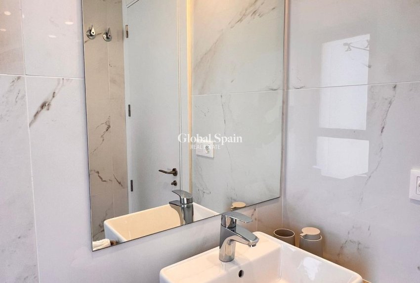 Venta - APARTAMENTO -
BENIDORM - Poniente