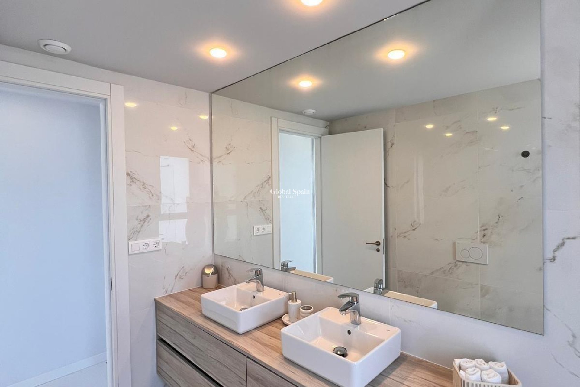 Venta - APARTAMENTO -
BENIDORM - Poniente