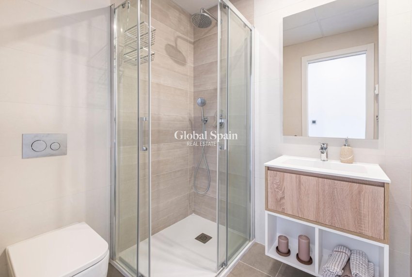 Venta - APARTAMENTO -
BENIDORM - Zona de Poniente
