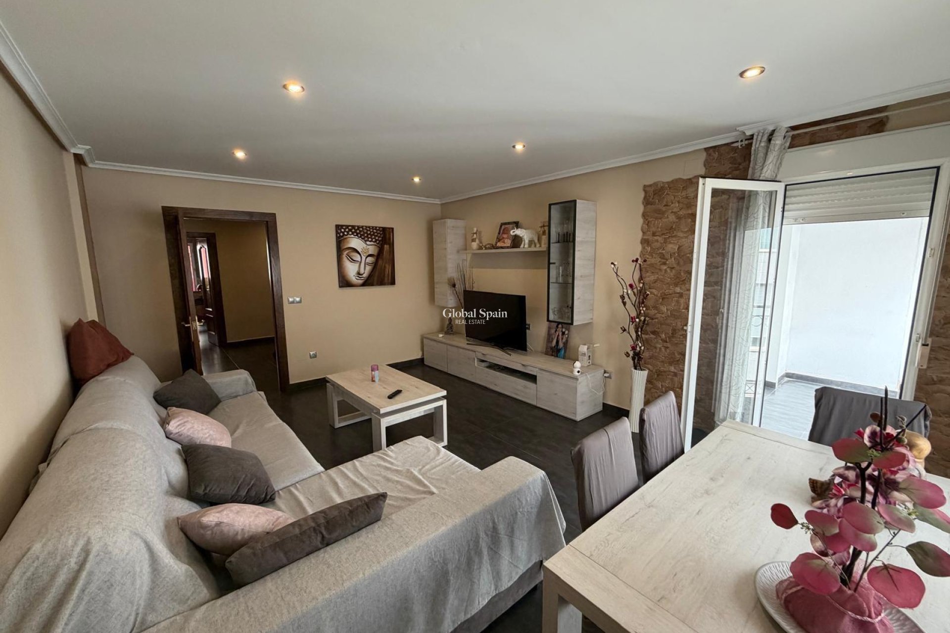 Venta - APARTAMENTO -
BENIEL - Centro