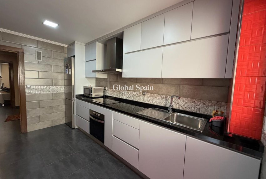 Venta - APARTAMENTO -
BENIEL - Centro