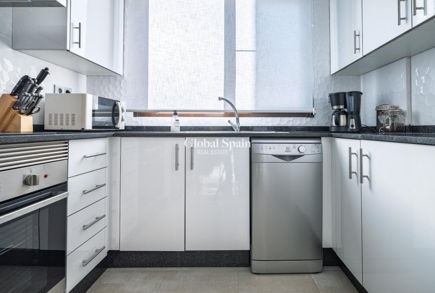 Venta - APARTAMENTO -
CABO ROIG