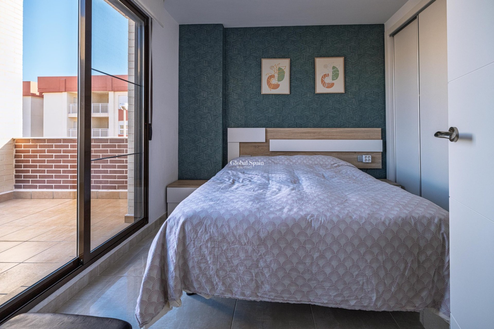 Venta - APARTAMENTO -
CABO ROIG