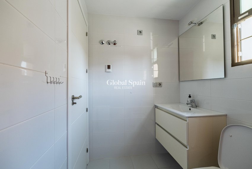 Venta - APARTAMENTO -
CABO ROIG