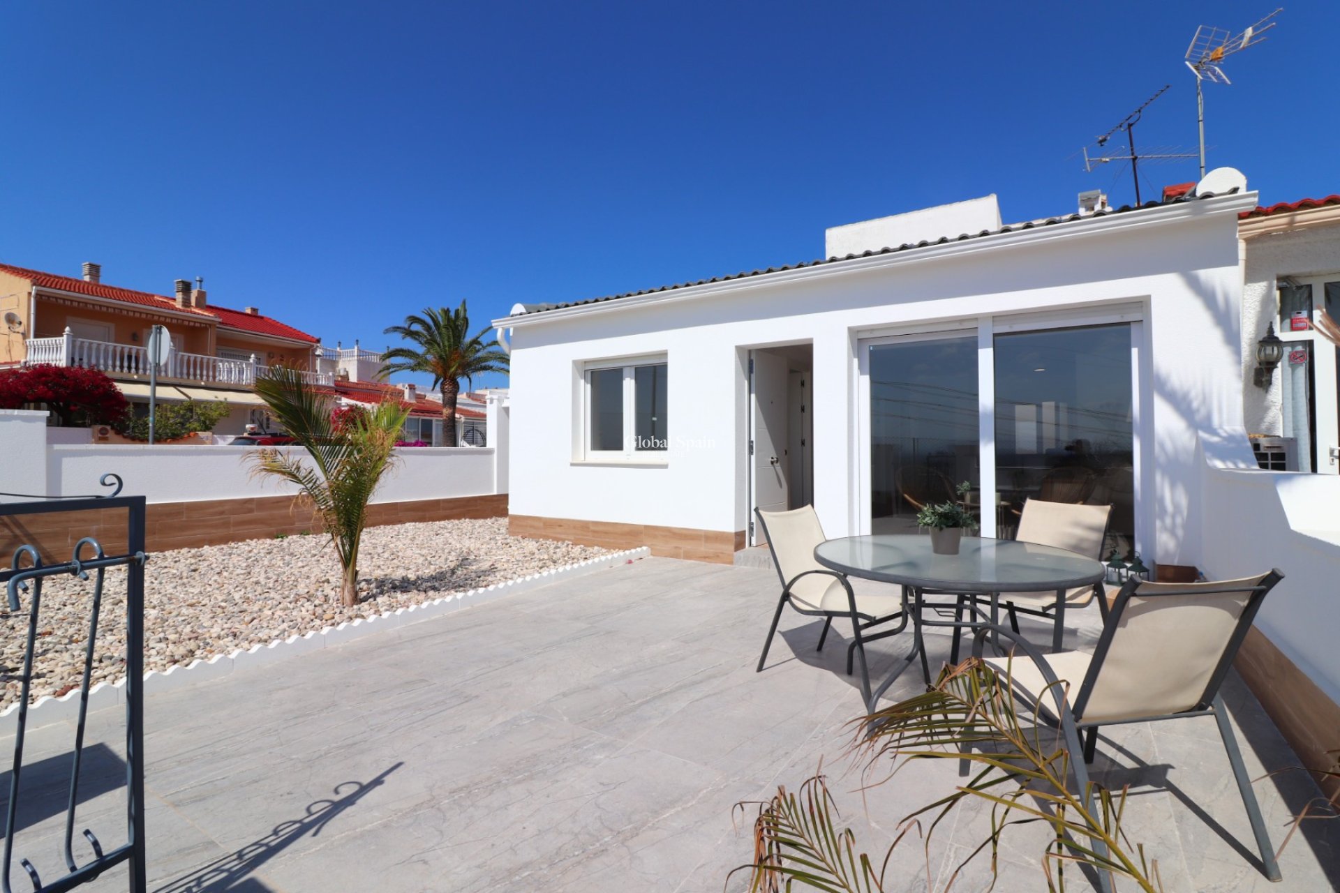 Venta - APARTAMENTO -
Ciudad Quesada - Altos de Quesada