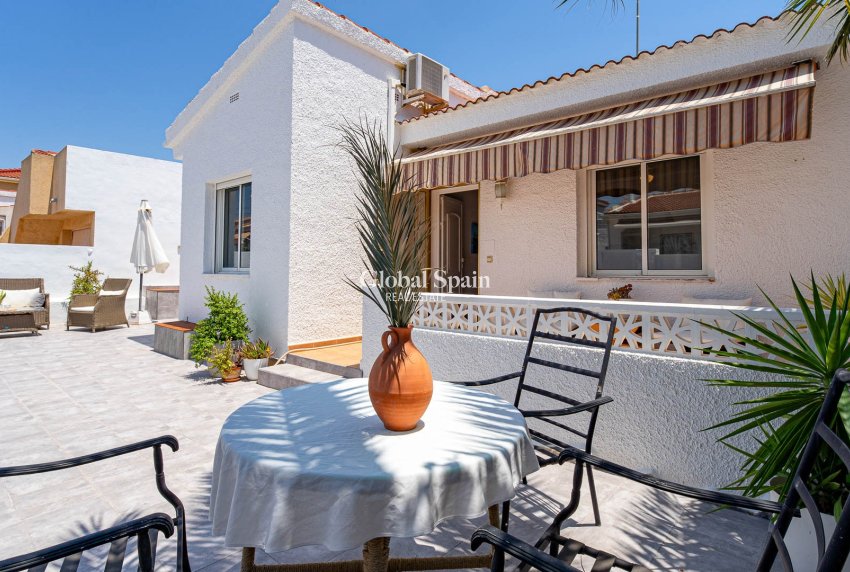 Venta - APARTAMENTO -
CIUDAD QUESADA - Cuidad Quesada