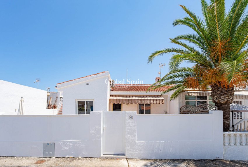 Venta - APARTAMENTO -
CIUDAD QUESADA - Cuidad Quesada