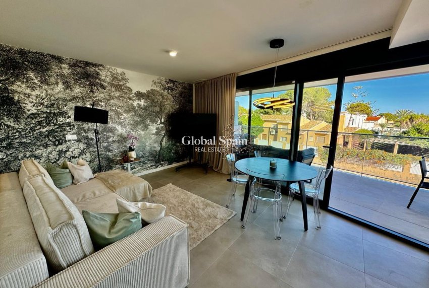 Venta - APARTAMENTO -
DEHESA DE CAMPOAMOR - Costa Blanca
