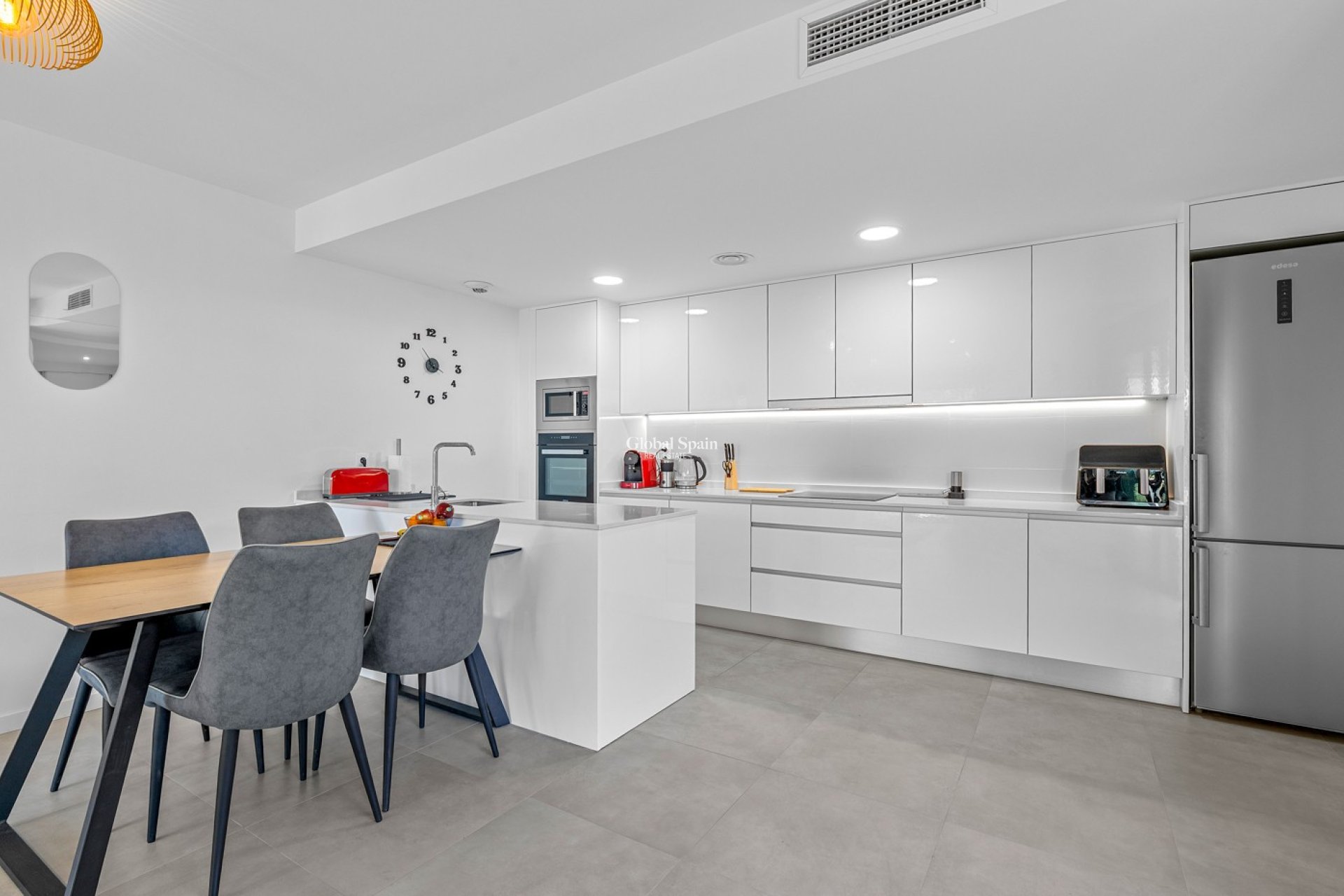 Venta - APARTAMENTO -
DEHESA DE CAMPOAMOR