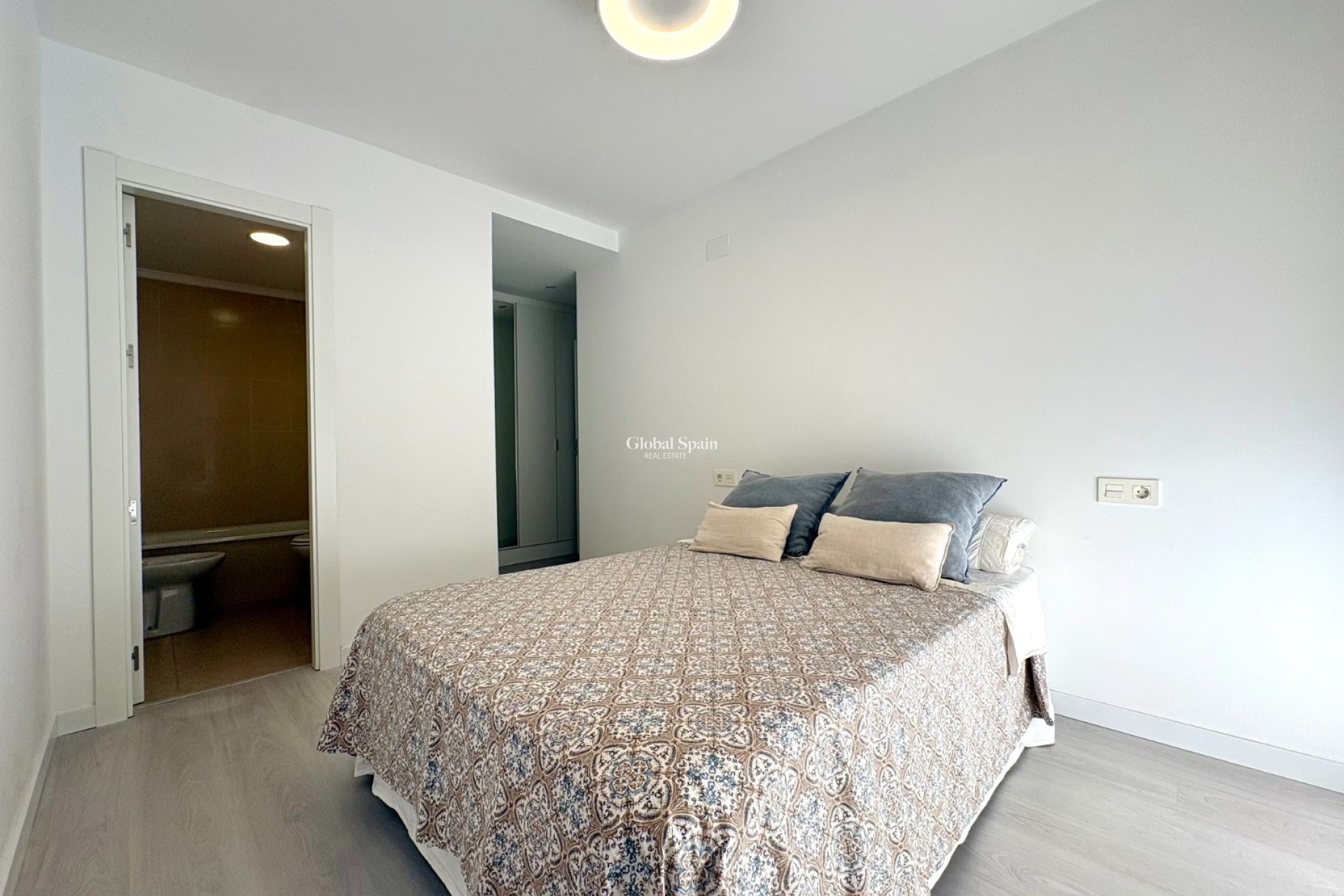 Venta - APARTAMENTO -
DENIA - Center