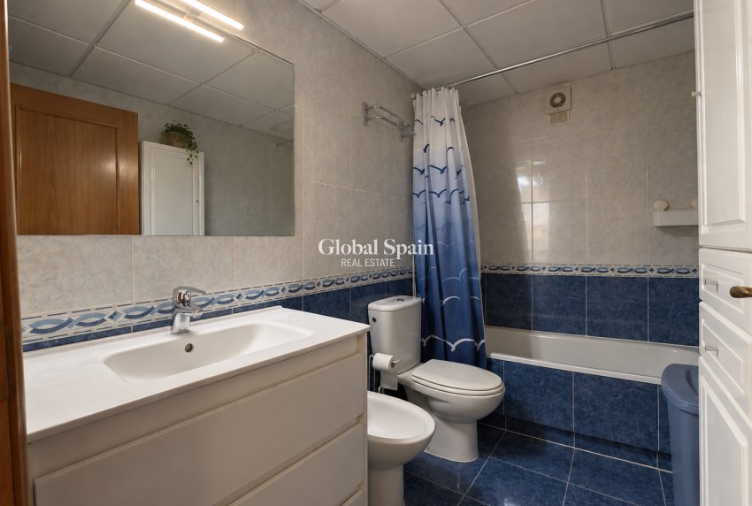Venta - APARTAMENTO -
DENIA - Port