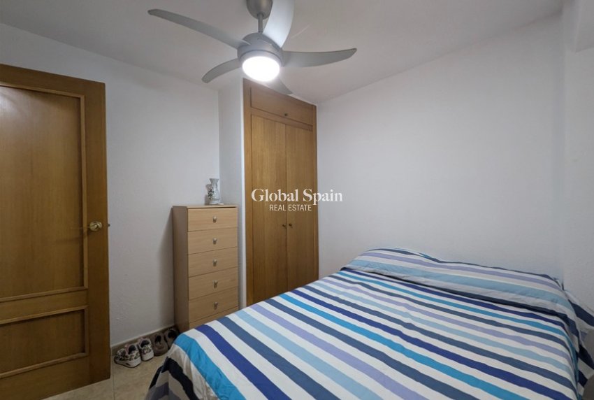 Venta - APARTAMENTO -
EL CAMPELLO - Costa Blanca