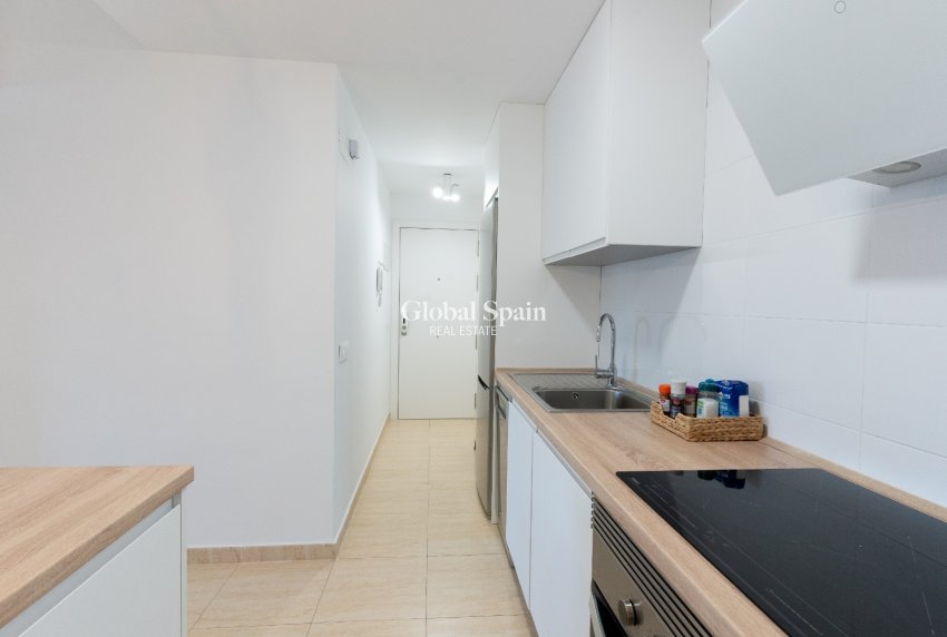 Venta - APARTAMENTO -
EL CAMPELLO - Costa Blanca