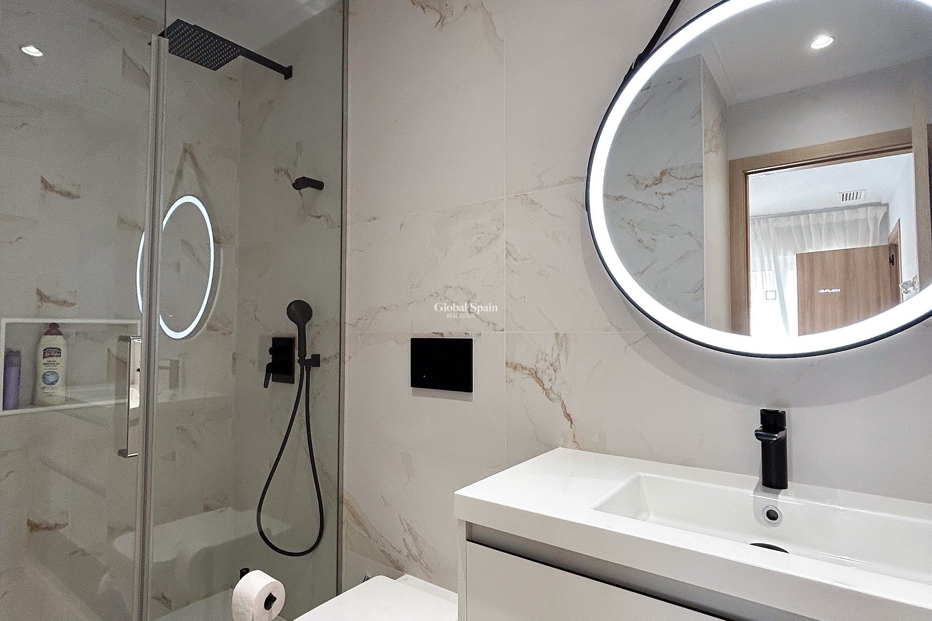 Venta - APARTAMENTO -
EL RASO - Costa Blanca