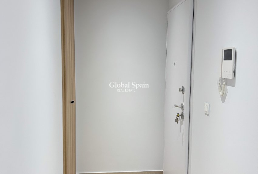 Venta - APARTAMENTO -
EL RASO - Costa Blanca