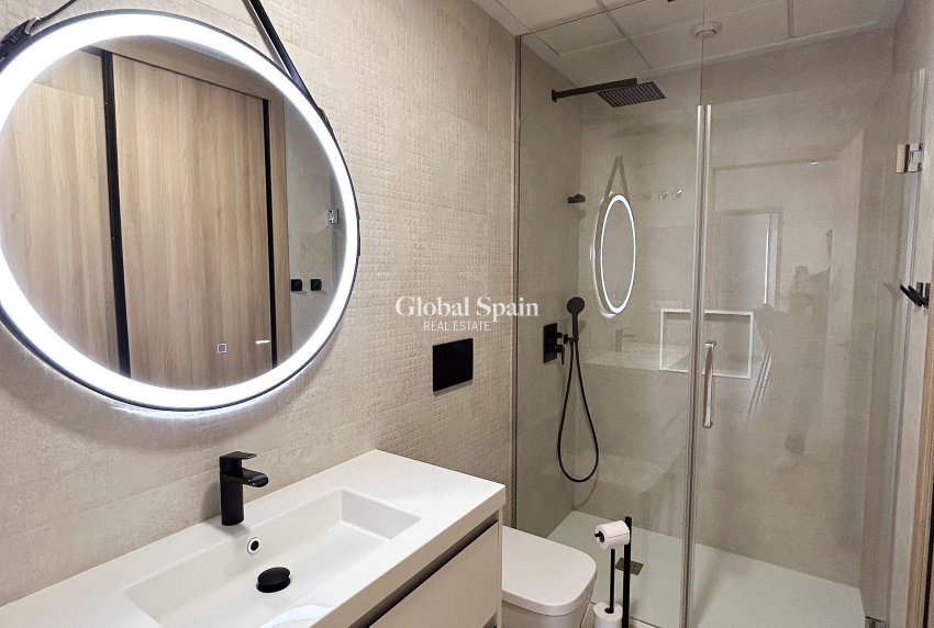 Venta - APARTAMENTO -
EL RASO - Costa Blanca