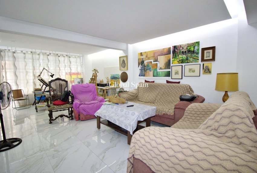 Venta - APARTAMENTO -
ELCHE - Plaza Crevillente-juzgados
