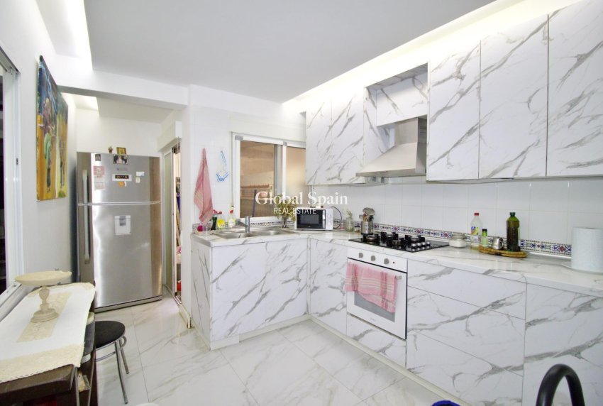 Venta - APARTAMENTO -
ELCHE - Plaza Crevillente-juzgados