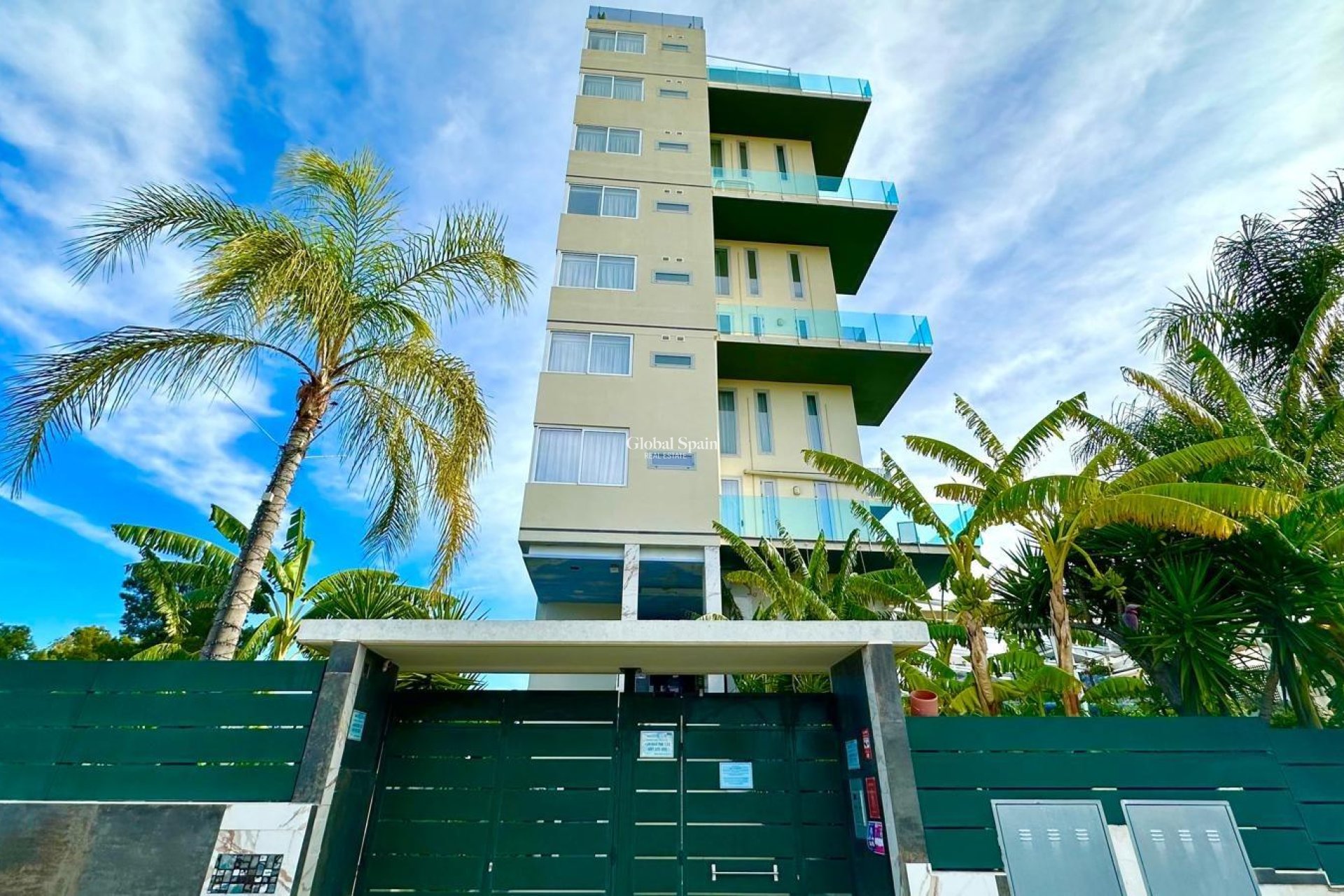 Venta - APARTAMENTO -
FINESTRAT