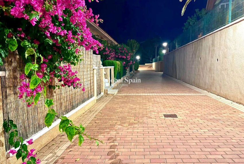 Venta - APARTAMENTO -
GRAN ALACANT - Costa Blanca