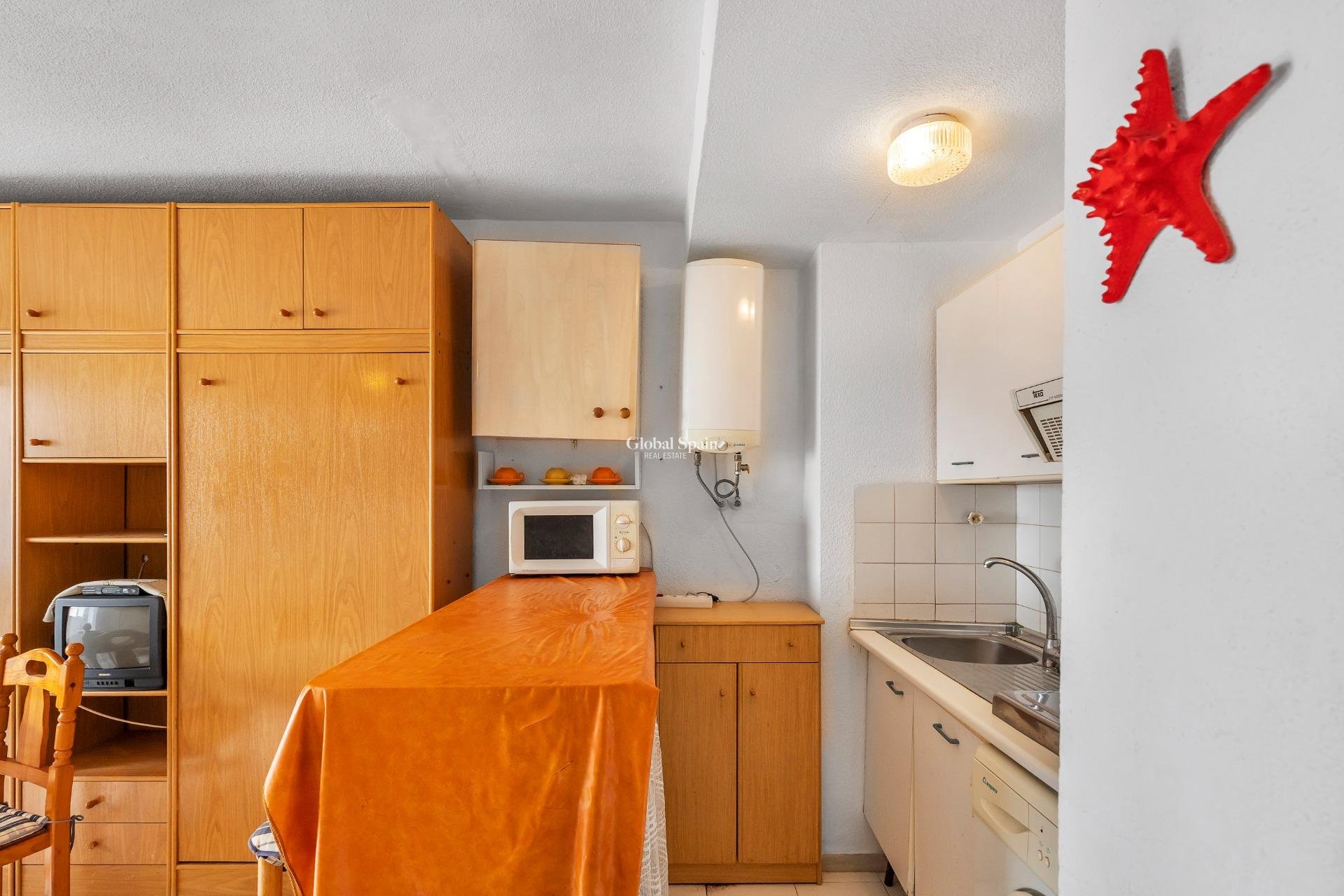 Venta - APARTAMENTO -
GUARDAMAR DEL SEGURA - Centro