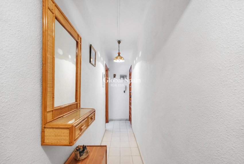 Venta - APARTAMENTO -
GUARDAMAR DEL SEGURA - Centro