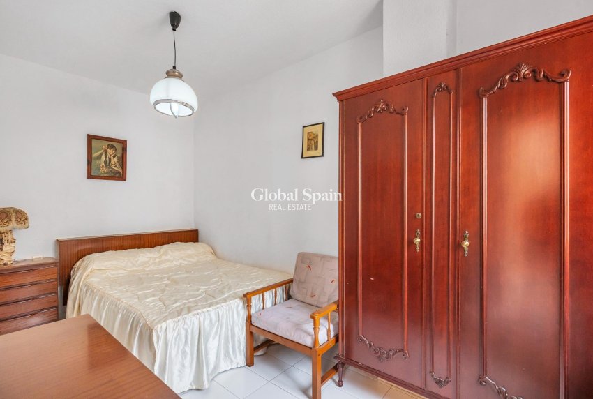 Venta - APARTAMENTO -
GUARDAMAR DEL SEGURA - Centro
