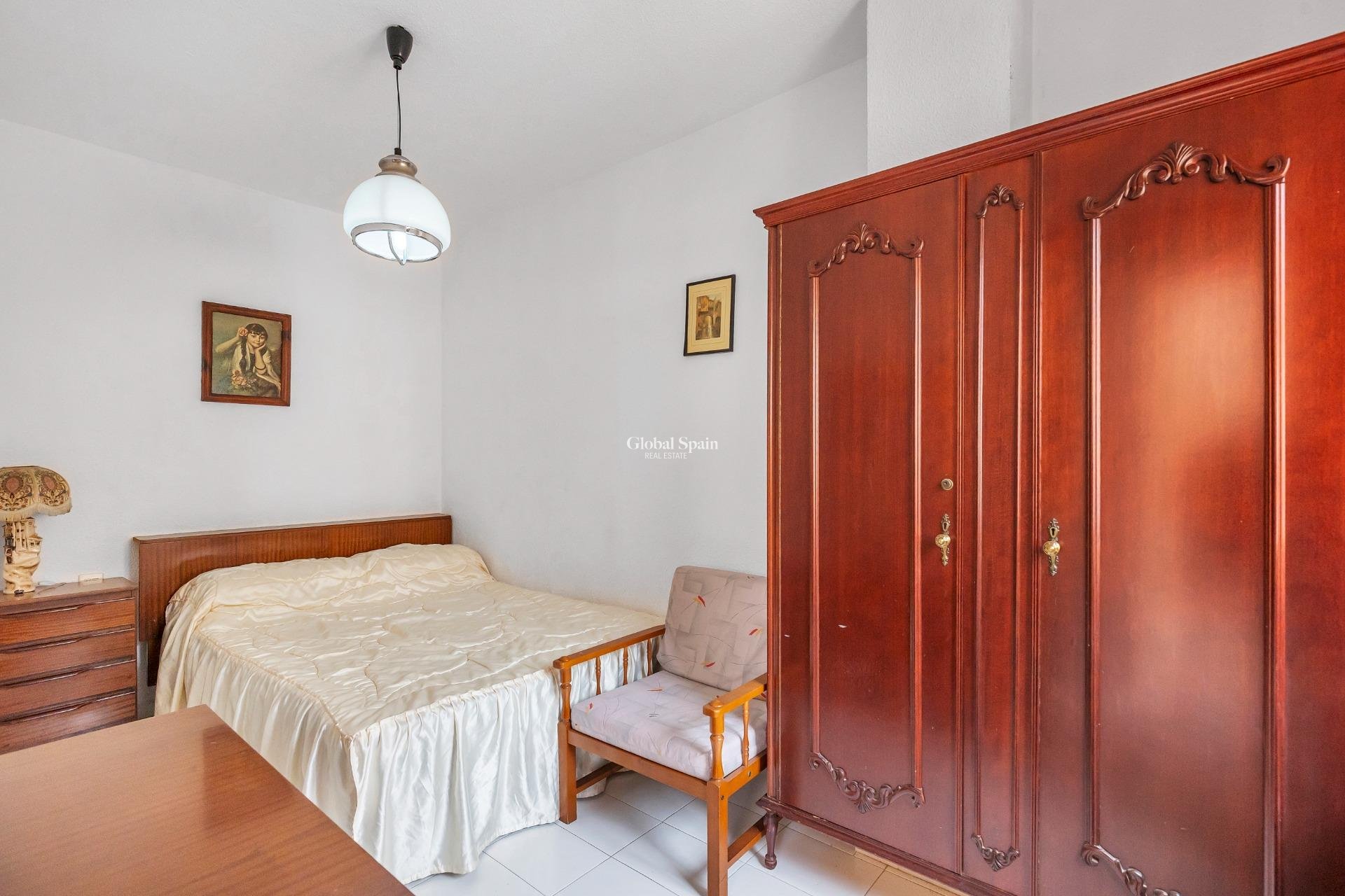 Venta - APARTAMENTO -
GUARDAMAR DEL SEGURA - Centro