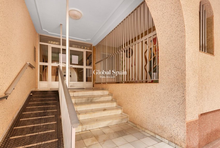 Venta - APARTAMENTO -
GUARDAMAR DEL SEGURA - Centro