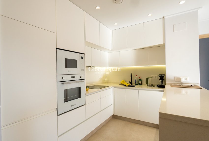 Venta - APARTAMENTO -
GUARDAMAR DEL SEGURA - El Raso