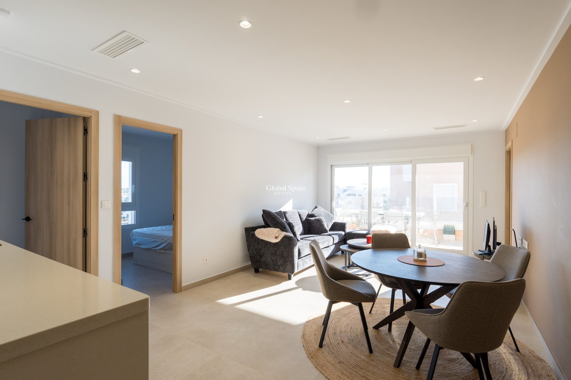 Venta - APARTAMENTO -
GUARDAMAR DEL SEGURA - El Raso