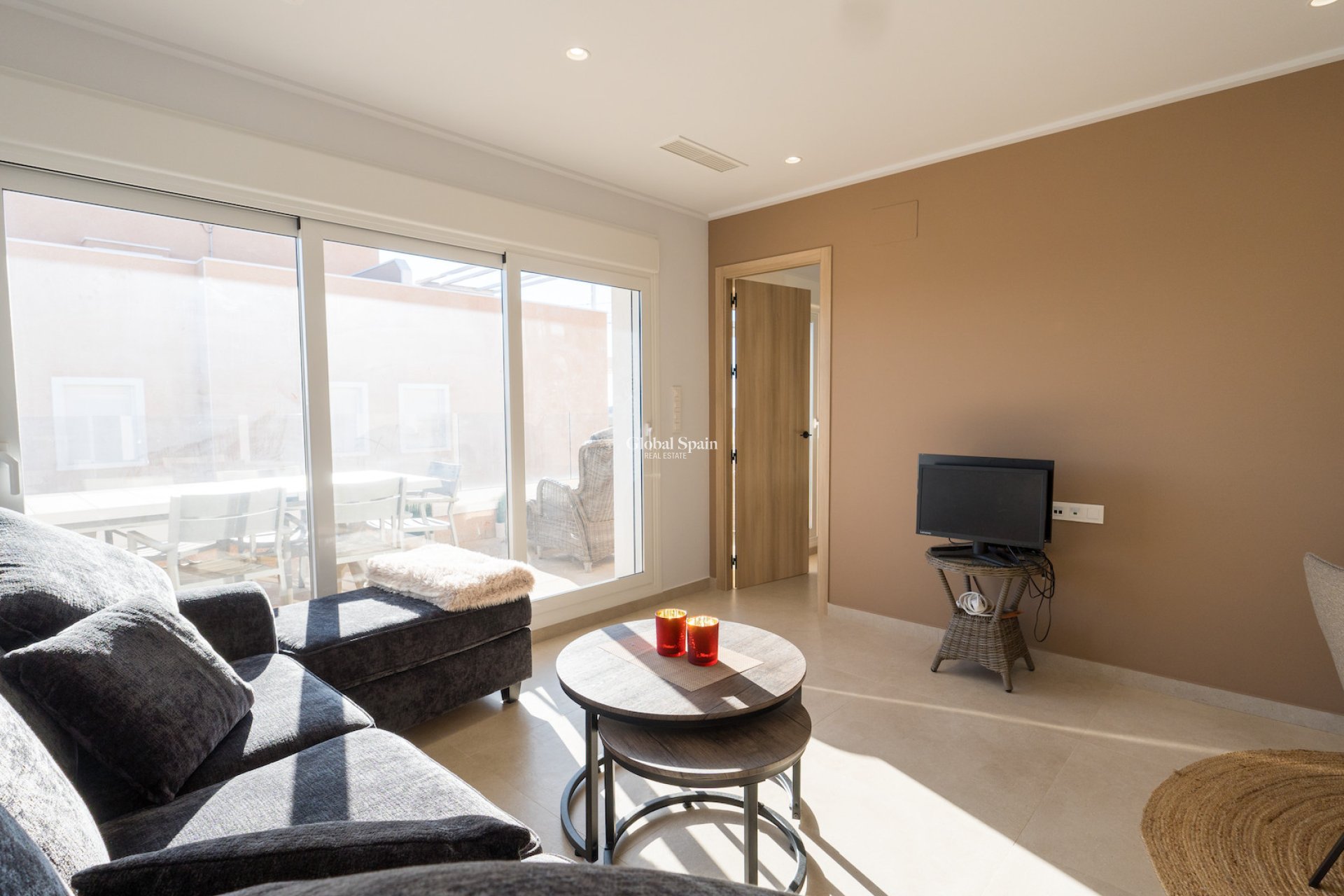 Venta - APARTAMENTO -
GUARDAMAR DEL SEGURA - El Raso