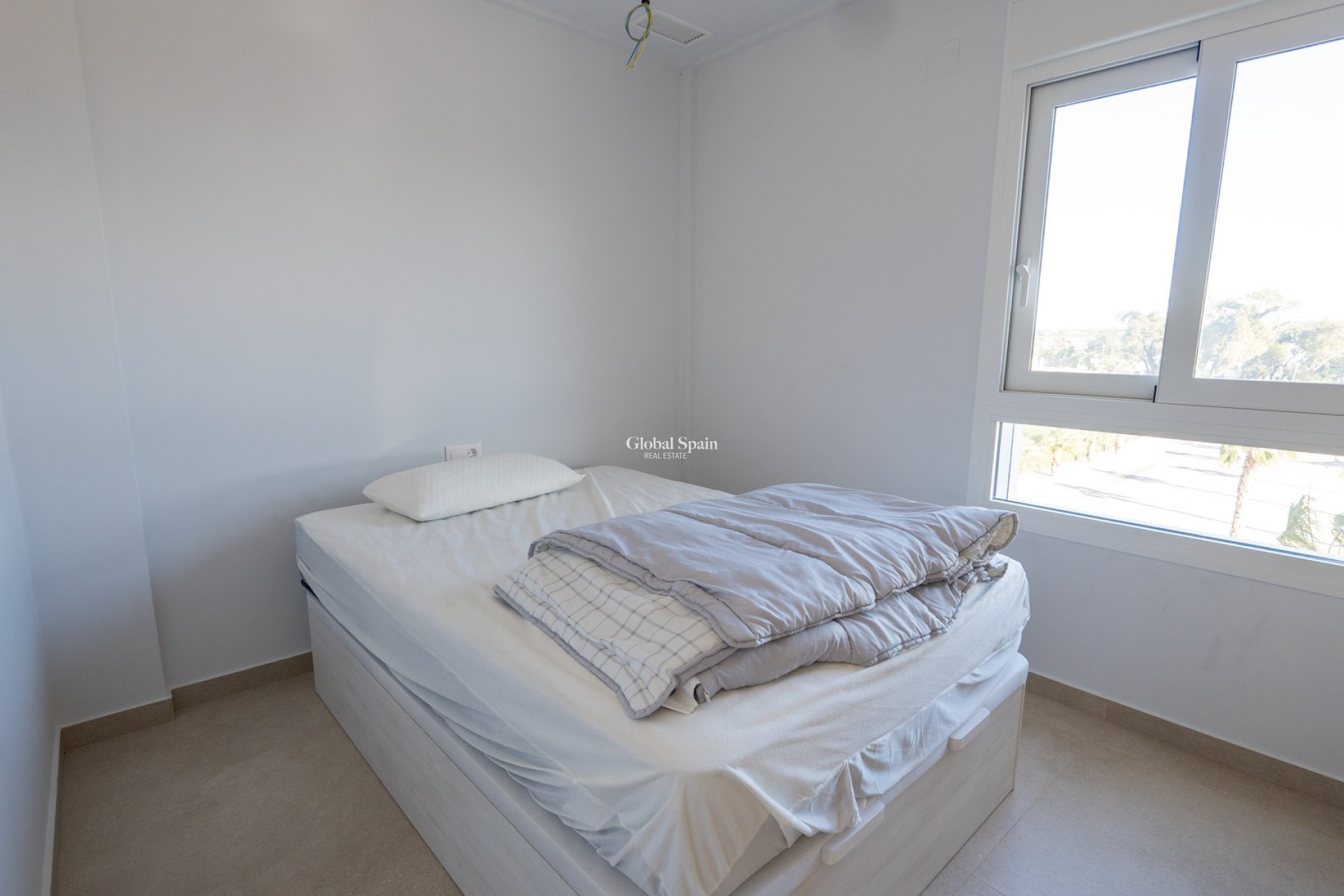 Venta - APARTAMENTO -
GUARDAMAR DEL SEGURA - El Raso